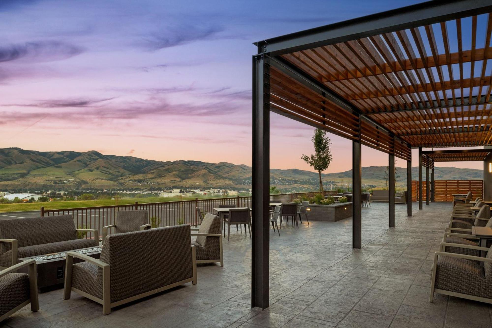 Courtyard By Marriott Pocatello Hotel Exterior foto